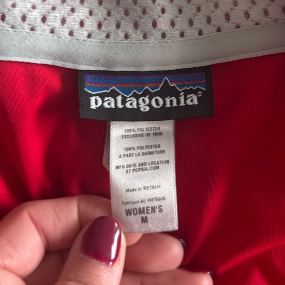 Patagonia Wind Shield Running Jacket, lipstick red, packable, reflective Medium - Picture 8 of 11